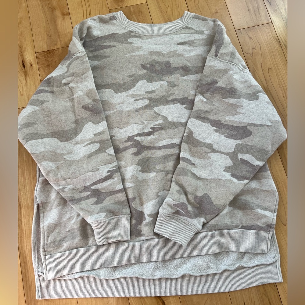 American Eagle Camouflage Sweatshirt Women’s Size XS